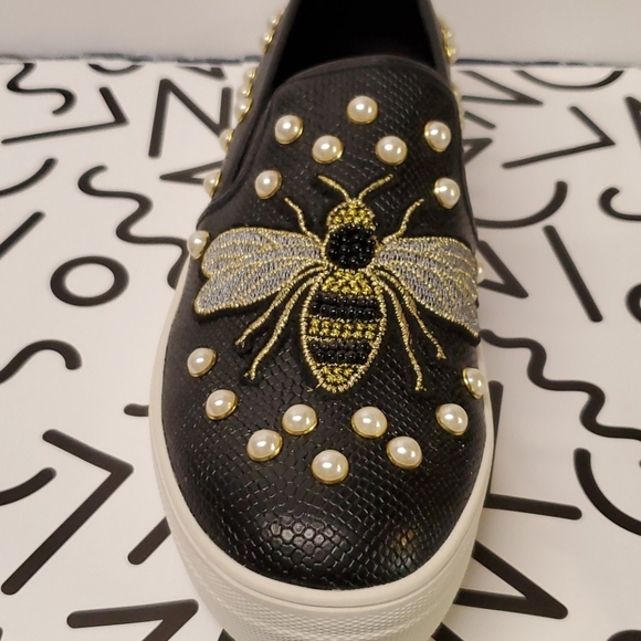 Shoes - Picture 2 of 4